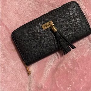 Black and gold Charlotte Russe complete wallet